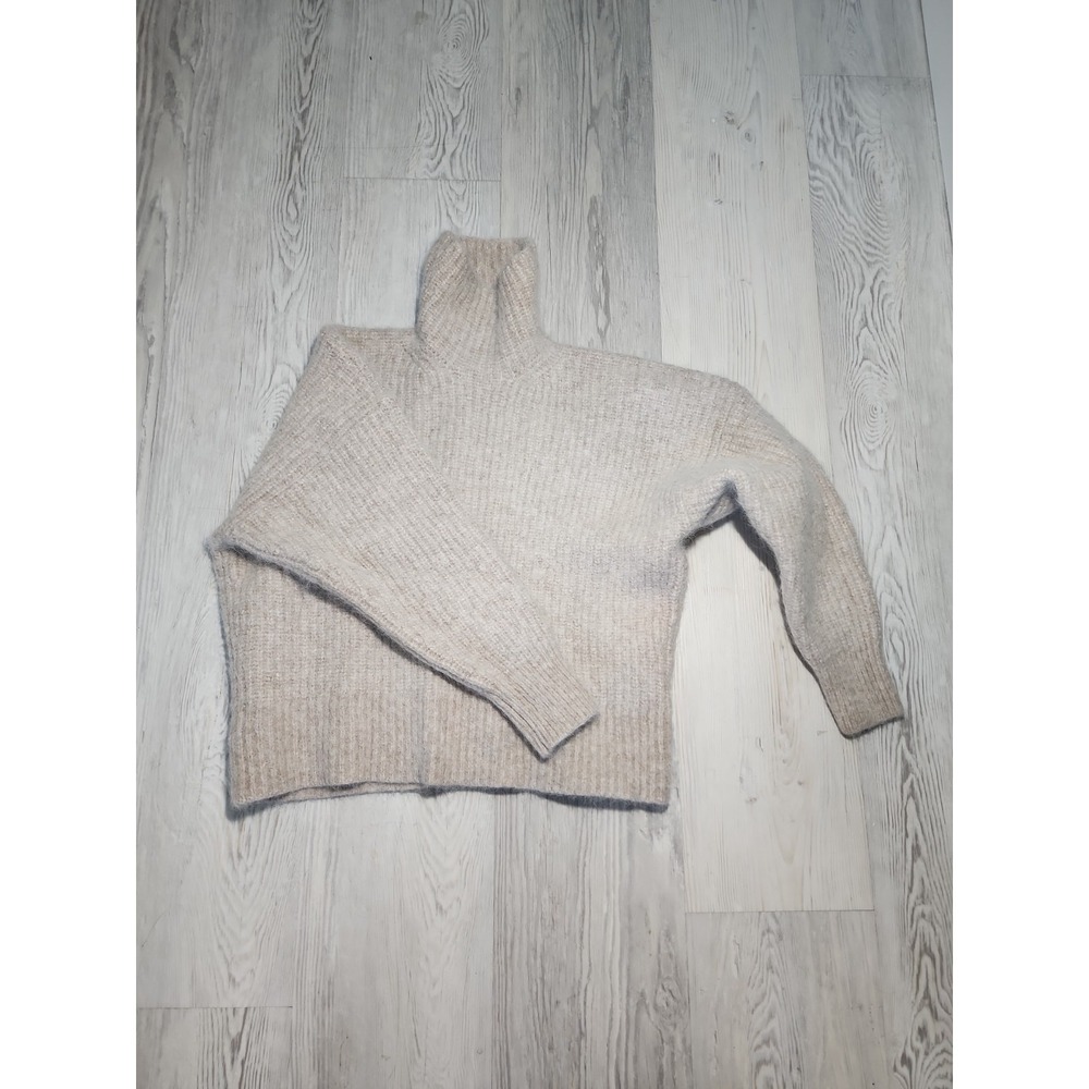 Lululemon Women's XS Alpaca/Wool Chunky Thick‎ Knit Turtleneck Crop Fit Beige